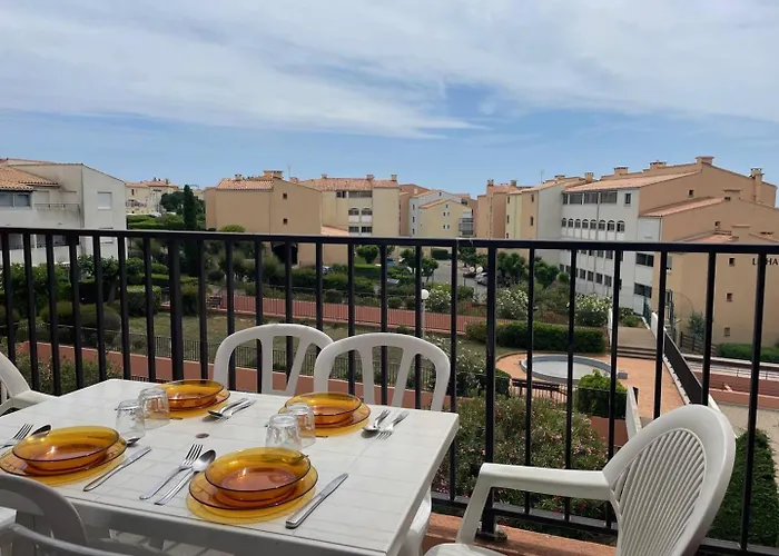 057 3 Pieces - Avec Piscine - Proche Mole